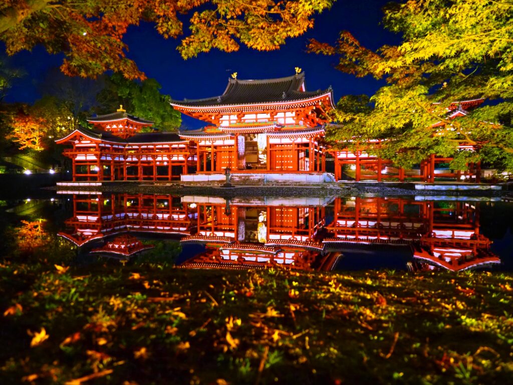 死ぬまでに見たい京都ライトアップ平等院鳳凰堂|2024年秋と春夜間特別拝観は旅行会社での事前予約でゆっくりと